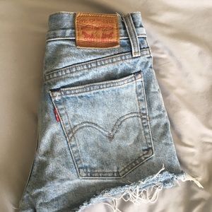 LEVI high-waisted denim shorts